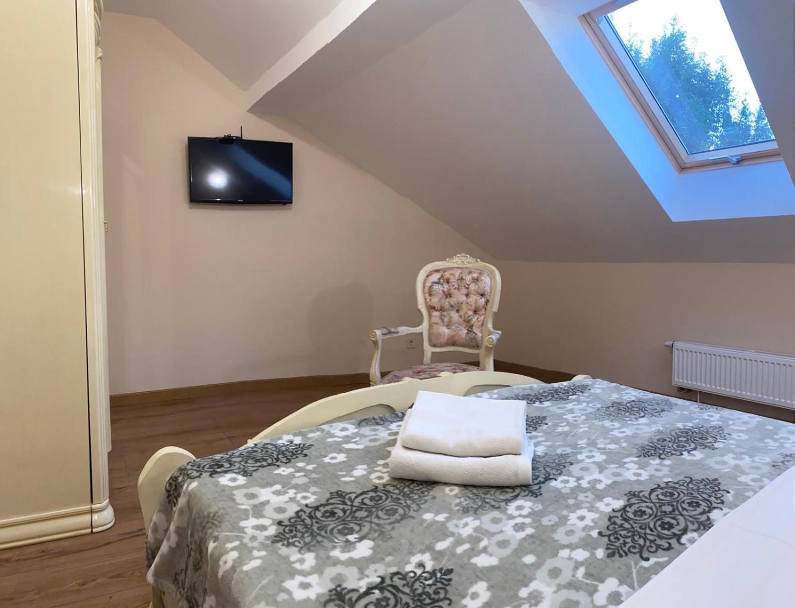 Apartament - Lesi Ukrainky 18  Lviv Bagian luar foto