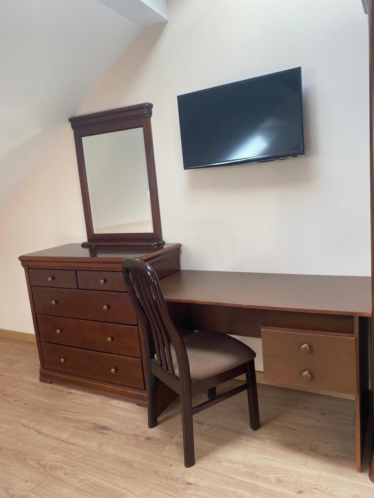 Apartament - Lesi Ukrainky 18  Lviv Bagian luar foto