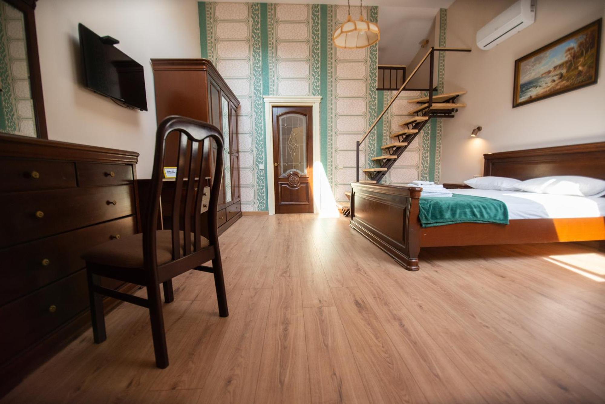 Apartament - Lesi Ukrainky 18  Lviv Bagian luar foto
