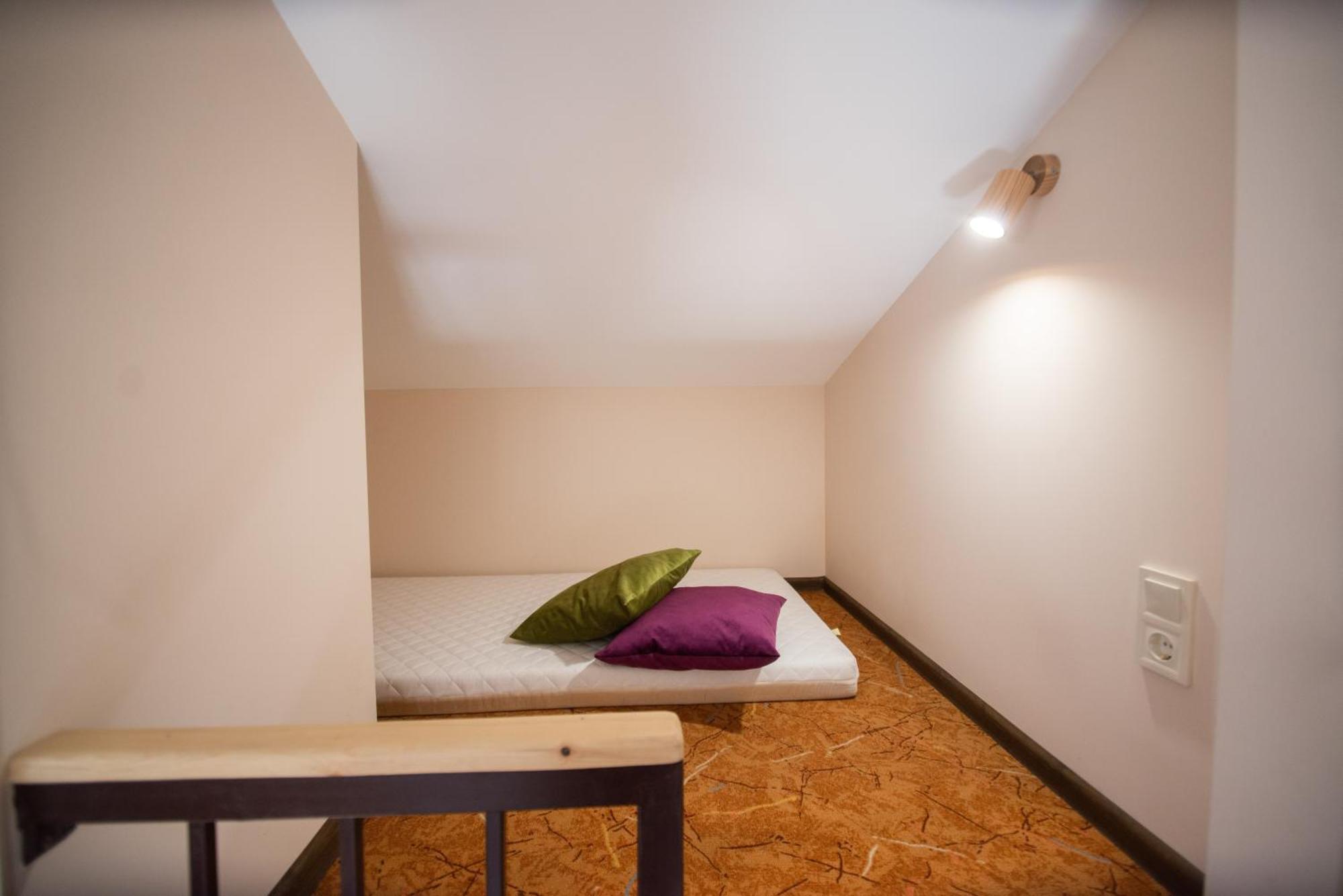 Apartament - Lesi Ukrainky 18  Lviv Bagian luar foto