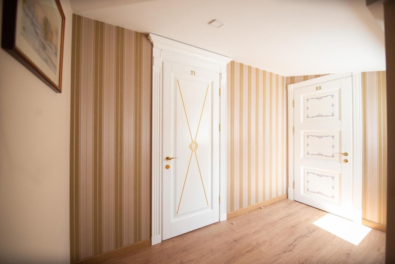 Apartament - Lesi Ukrainky 18  Lviv Ruang foto