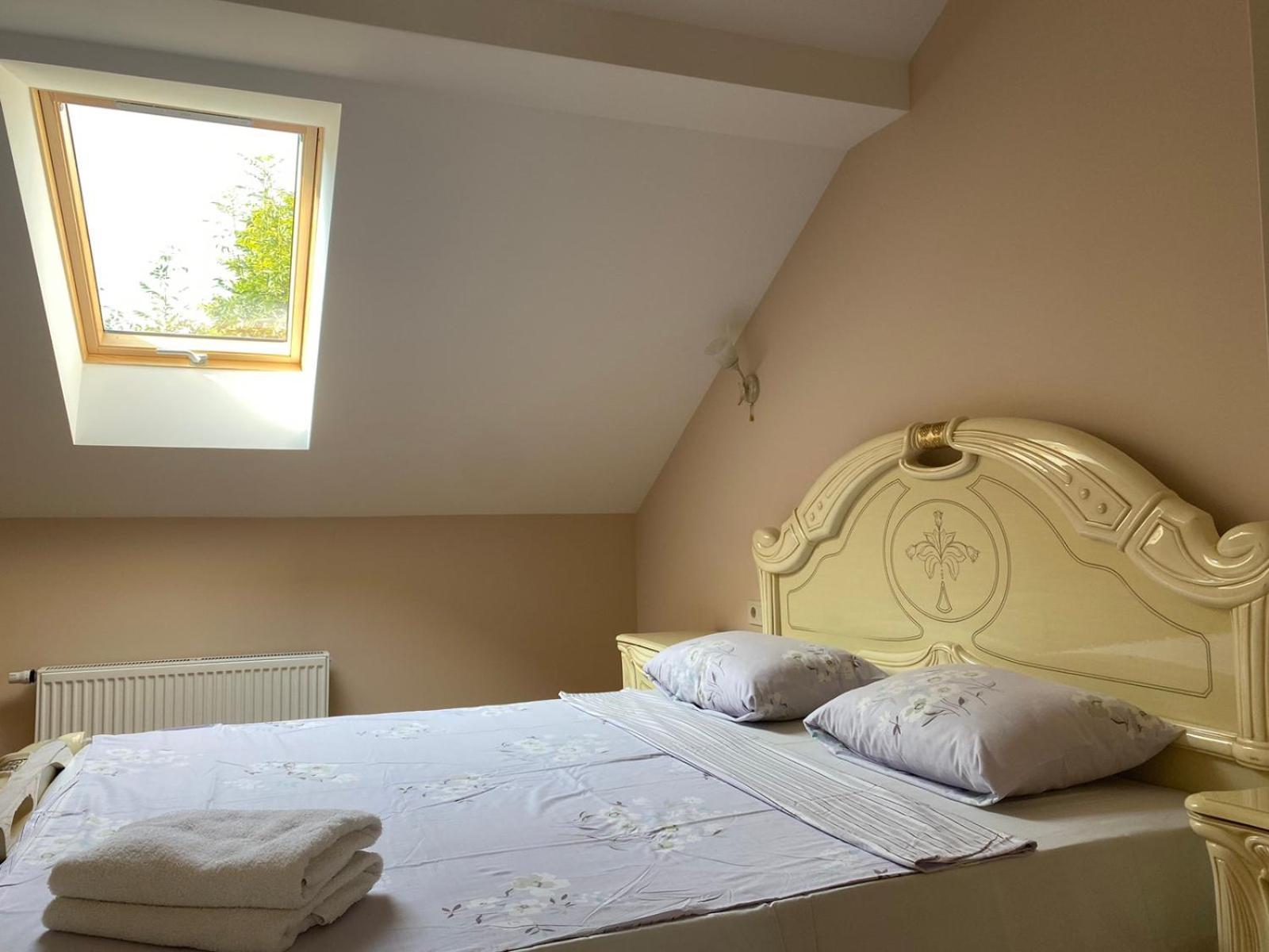 Apartament - Lesi Ukrainky 18  Lviv Bagian luar foto